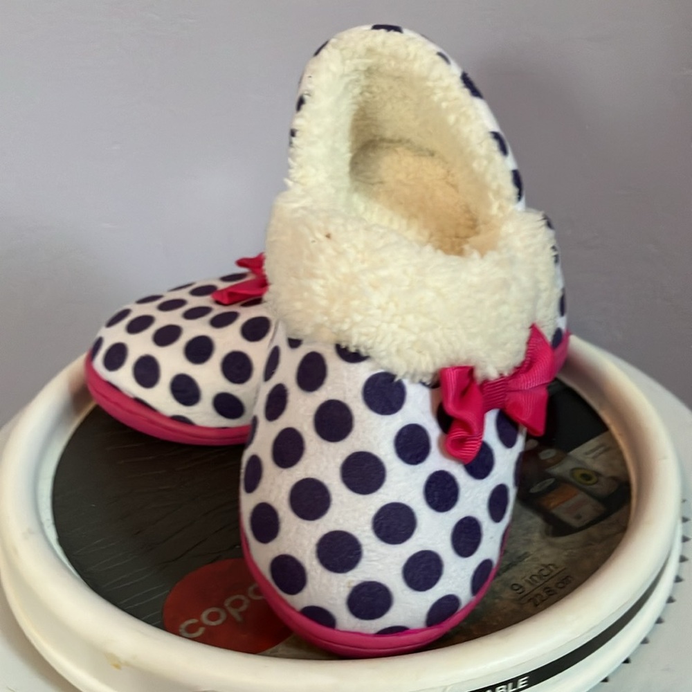 Wonder nation girls polka dot slippers Sz 9-10